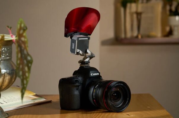 ra mắt Harlowe Pocket Flash