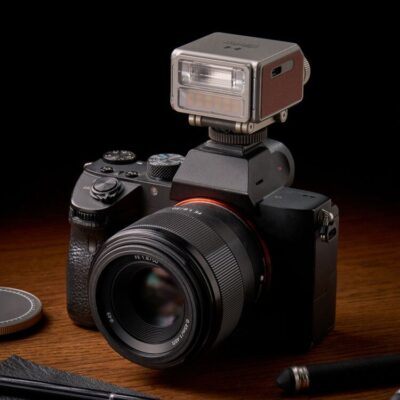 ra mắt Harlowe Pocket Flash