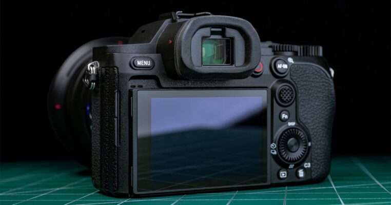Ra Mắt Sony RX10 V