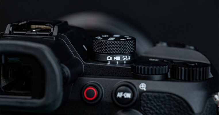 Ra Mắt Sony RX10 V