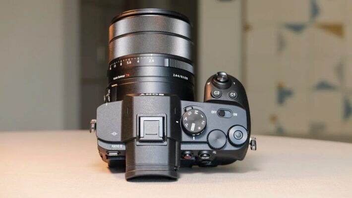 đánh giá Sony RX10 V