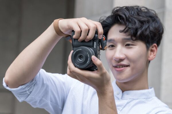ra mắt Viltrox 26mm f/2.8 EVO