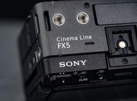 ra mắt sony fx5