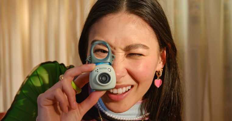 Ra mắt Fujifilm Instax Pal 2