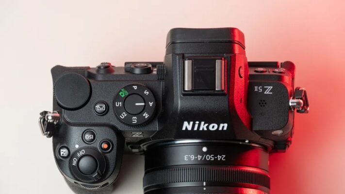 Canon EOS R8 II và Nikon Z5 II