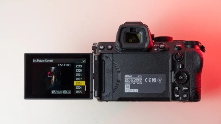 Canon EOS R8 II và Nikon Z5 II