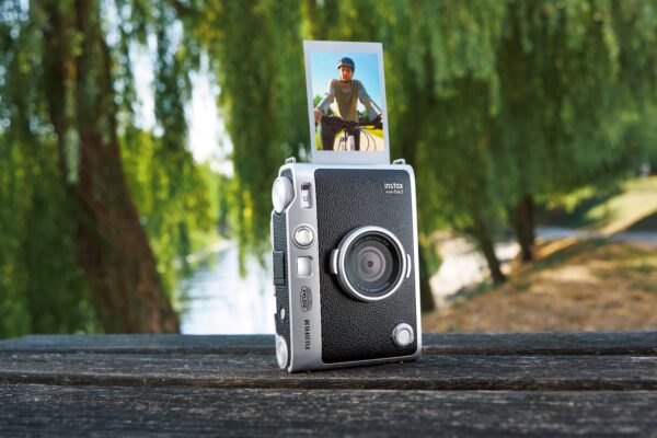 ra mắt Instax Mini Evo 2