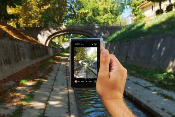 ra mắt Instax Mini Evo 2