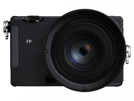 ra mắt Sigma FP2