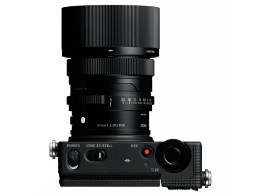 ra mắt Sigma FP2