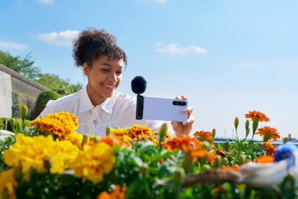 Ra mắt Sony ECM-AX10