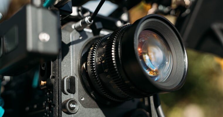 ra mắt Thypoch 100mm T1.9