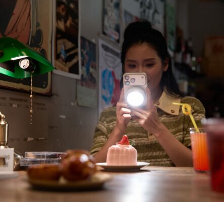 ra mắt đèn Godox A2